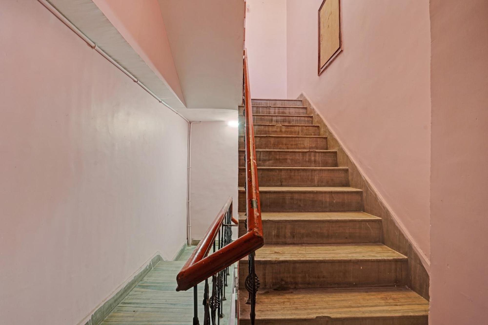 Hotel O B N Palace Rāipur Kültér fotó