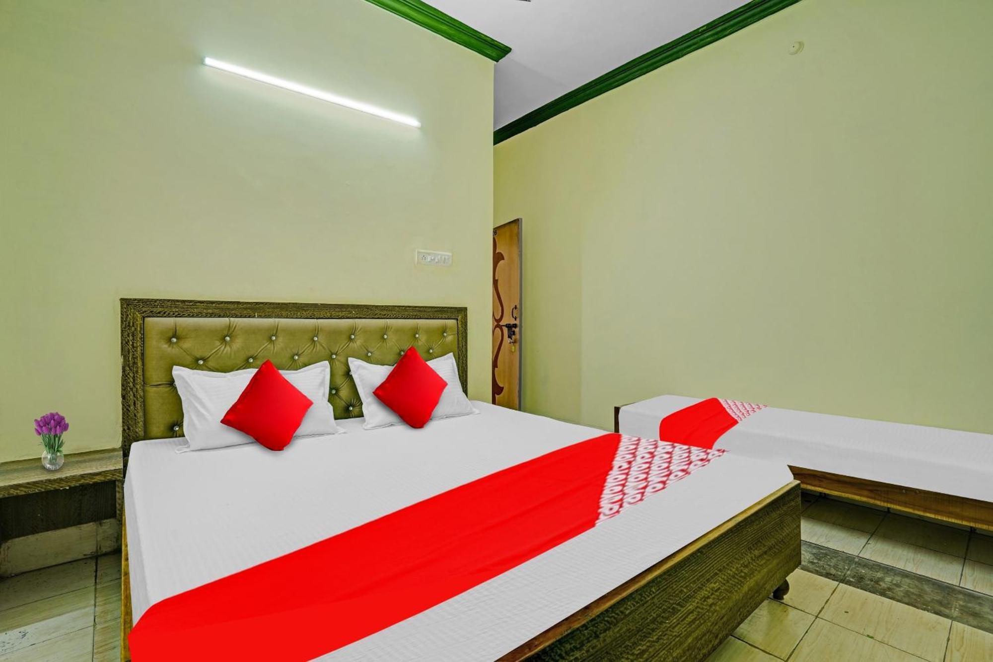 Hotel O B N Palace Rāipur Kültér fotó